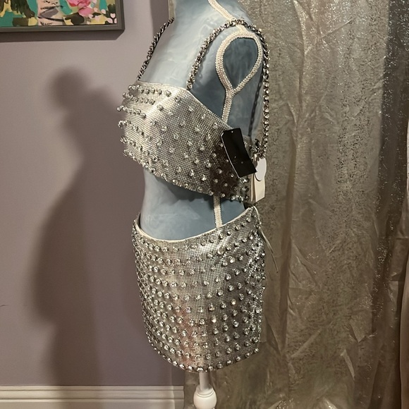 🌺SOLD🌺DEANDRA EMBELLISHED CHAINMAIL SKIRT AND TOP BUNDLE - Picture 5 of 7